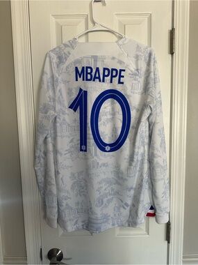 Nike France Soccer Mbappe #10 futbol jersey White away World Cup. New no tags